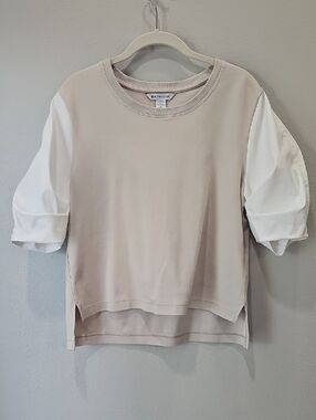 Athleta Beige Tee with White Puff Sleeves